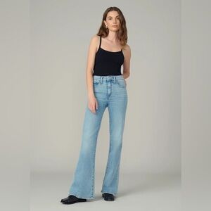 NWOT Joe’s Jeans Molly Petite Flare Light Wash Comfort Stretch Jeans Blue 27